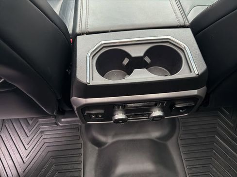 Used 2019 Ford Expedition Platinum RWD image 24