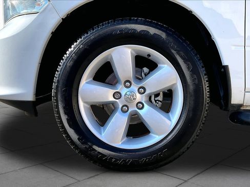 Used 2015 RAM 1500 Express RWD image 12