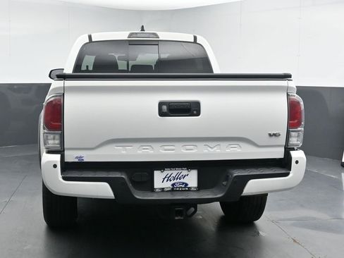 Used 2022 Toyota Tacoma TRD Off-Road w/ Technology Package image 7