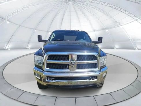 Used 2018 RAM 3500 SLT w/ Luxury Group AWD/4WD image 3