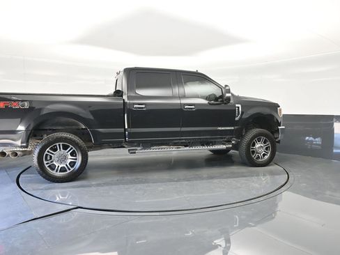Used 2019 Ford F250 Lariat w/ Tow Technology Bundle image 11