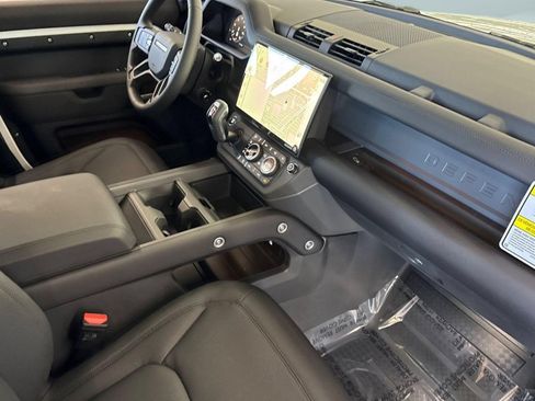 New 2026 Land Rover Defender 110 X-Dynamic SE AWD/4WD image 28