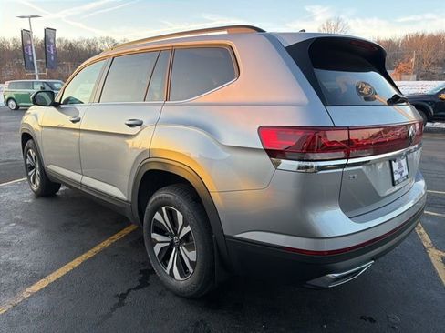 New 2026 Volkswagen Atlas SE image 5