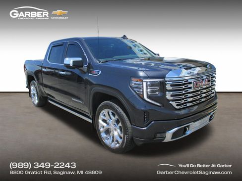 Used 2023 GMC Sierra 1500 Denali w/ Denali Reserve Package AWD/4WD image 1
