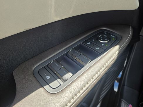 New 2026 Lexus RX 450h AWD image 15