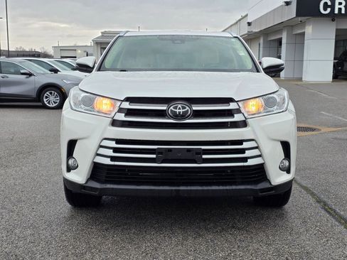 Used 2018 Toyota Highlander XLE image 2