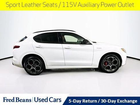 Used 2022 Alfa Romeo Stelvio Veloce image 10