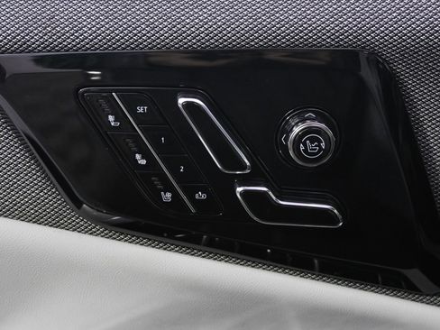 New 2026 Cadillac Optiq Luxury 2 image 14