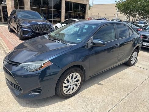 Used 2019 Toyota Corolla LE w/ Carpet Mat Package (TMS) FWD image 2