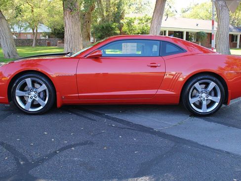 Used 2010 Chevrolet Camaro SS image 2