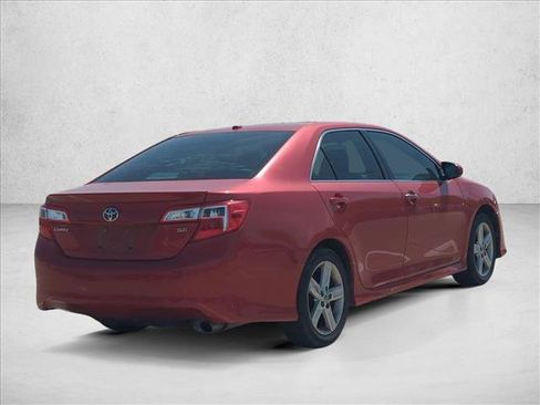 Used 2012 Toyota Camry SE image 5