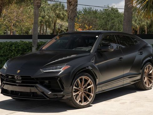 Used 2023 Lamborghini Urus S AWD/4WD image 1