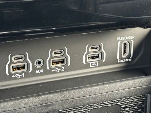 New 2026 RAM 1500 Laramie AWD/4WD image 24