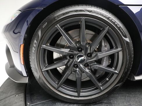 Used 2020 Aston Martin V8 Vantage Coupe image 22