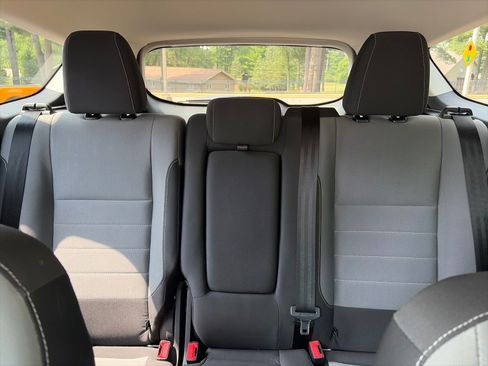 Used 2016 Ford Escape SE w/ Equipment Group 201A AWD/4WD image 16