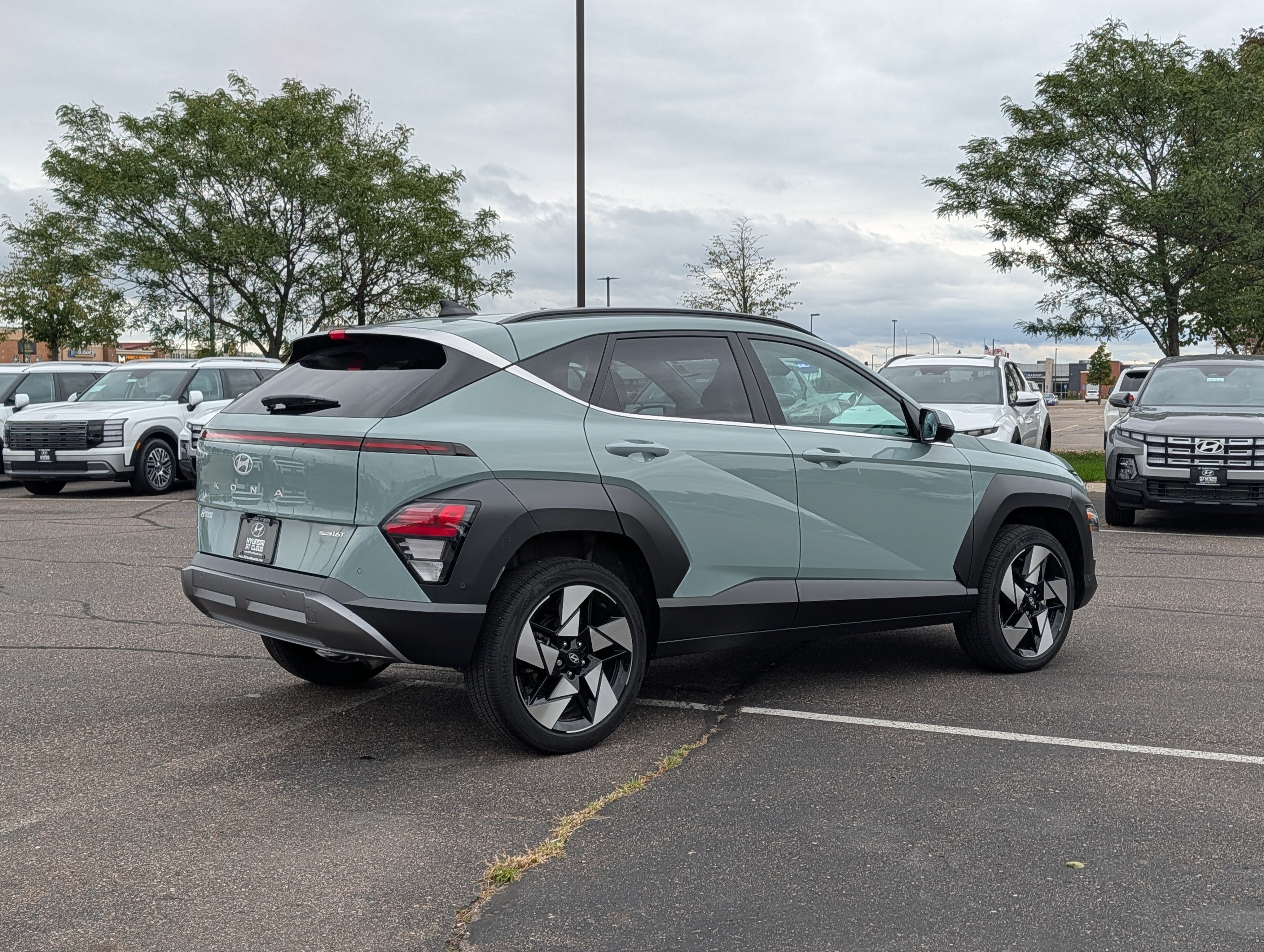 Used 2025 Hyundai Kona Limited AWD/4WD image 5