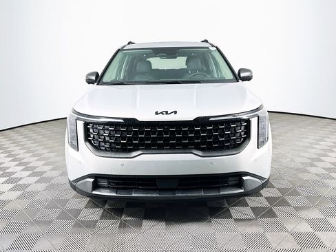 Used 2026 Kia Carnival SX w/ SX Dark Edition Package image 3