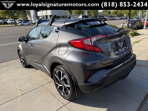 Used 2018 Toyota C-HR XLE image 5