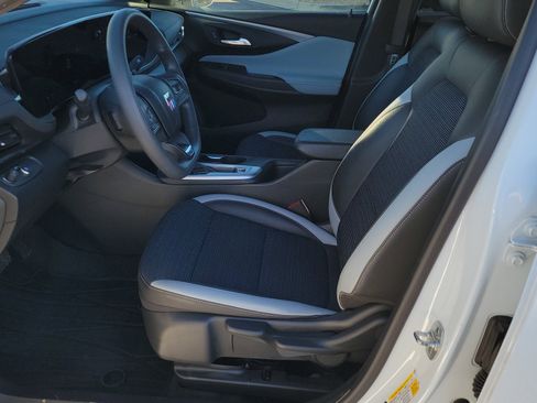 Used 2024 Buick Envista Preferred w/ Advanced Safety Package image 6