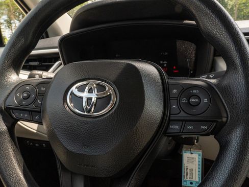Used 2026 Toyota Corolla Cross L FWD image 30