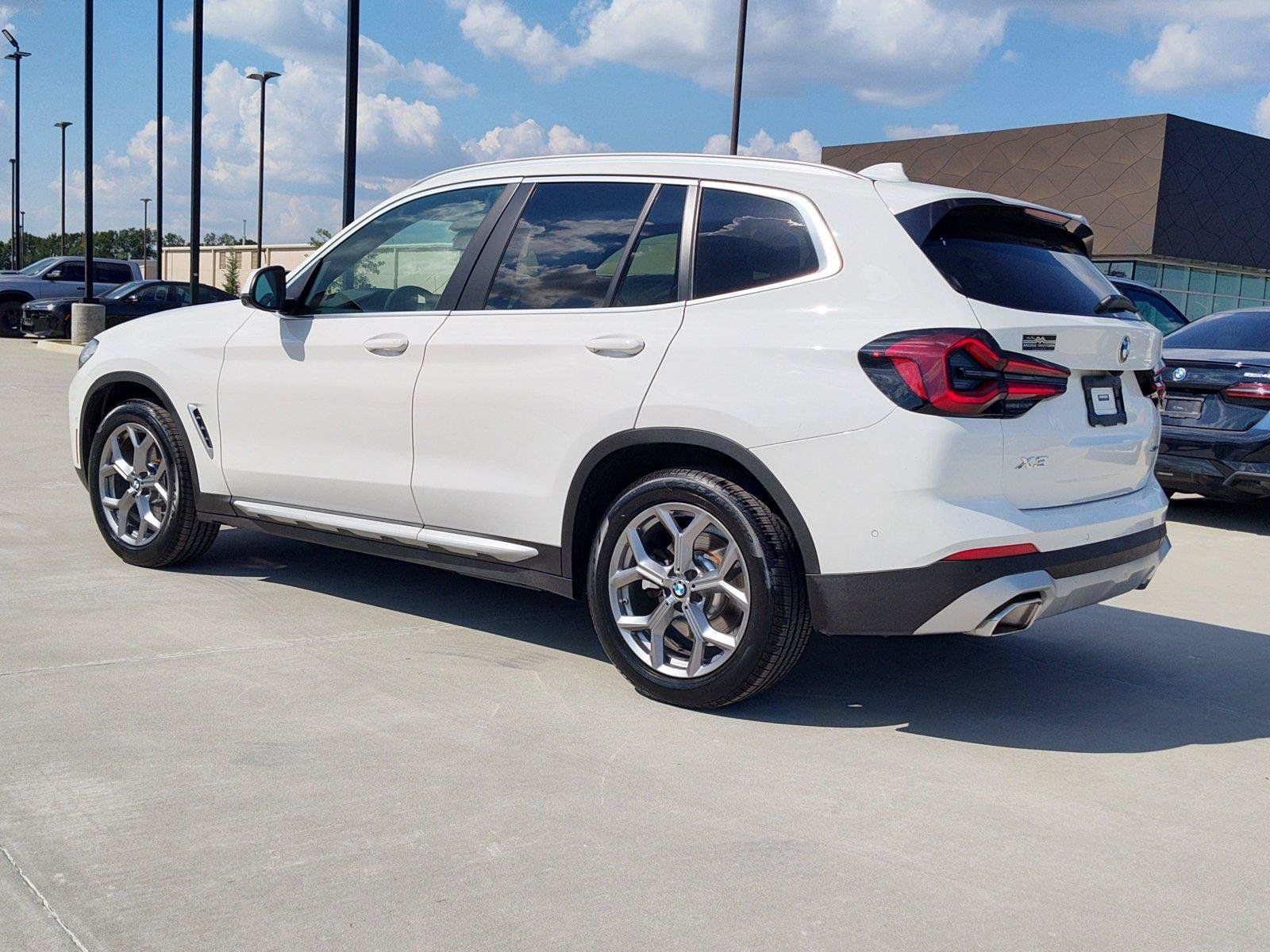Used 2023 BMW X3 sDrive30i w/ Premium Package RWD image 4