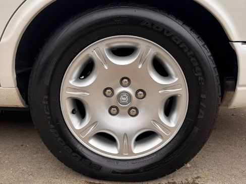 Used 2001 Jaguar XJ Vanden Plas image 28