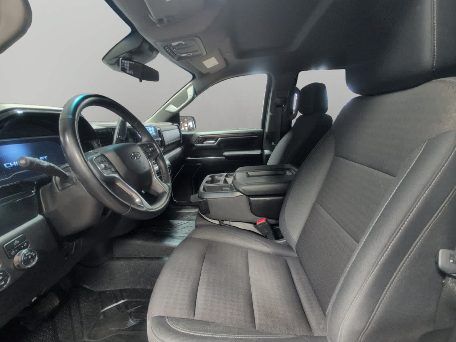 Used 2024 Chevrolet Silverado 1500 RST AWD/4WD image 9