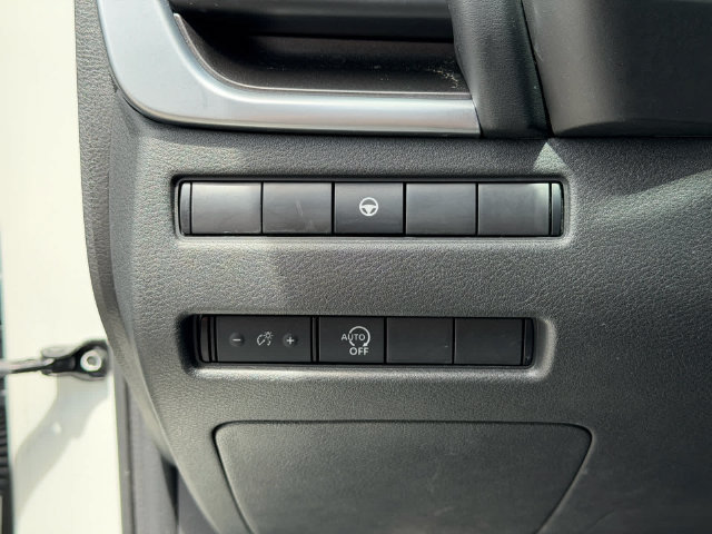 Used 2023 Nissan Rogue SV AWD/4WD image 20
