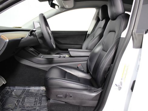 Used 2022 Tesla Model Y Performance image 8