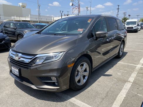 Used 2018 Honda Odyssey EX-L image 2