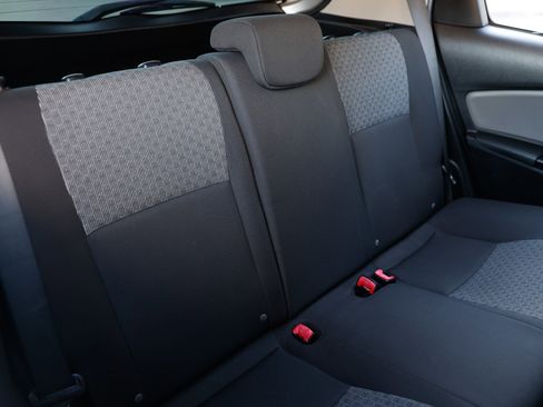 Used 2016 Toyota Yaris L image 17