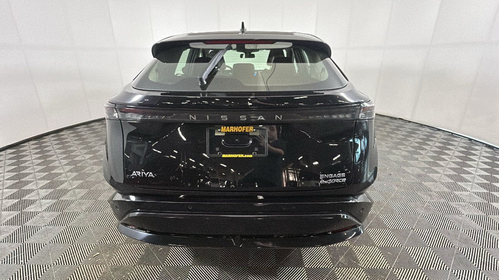 Used 2023 Nissan Ariya AWD image 4