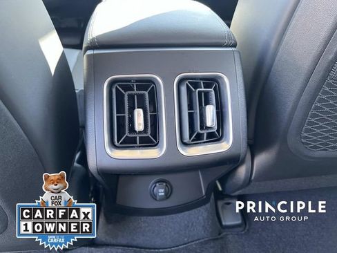 Used 2025 Kia Sorento S image 30