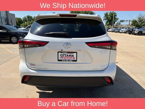 Used 2021 Toyota Highlander XLE AWD/4WD image 7