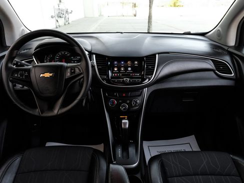 Used 2021 Chevrolet Trax LT image 14