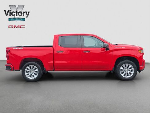 Used 2019 Chevrolet Silverado 1500 Custom w/ Custom Value Package AWD/4WD image 16