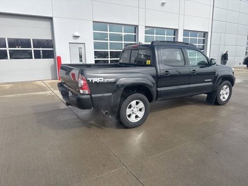 Used 2015 Toyota Tacoma 4x4 Double Cab w/ TRD Sport Package image 5