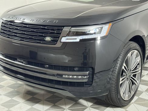 New 2025 Land Rover Range Rover SE image 9
