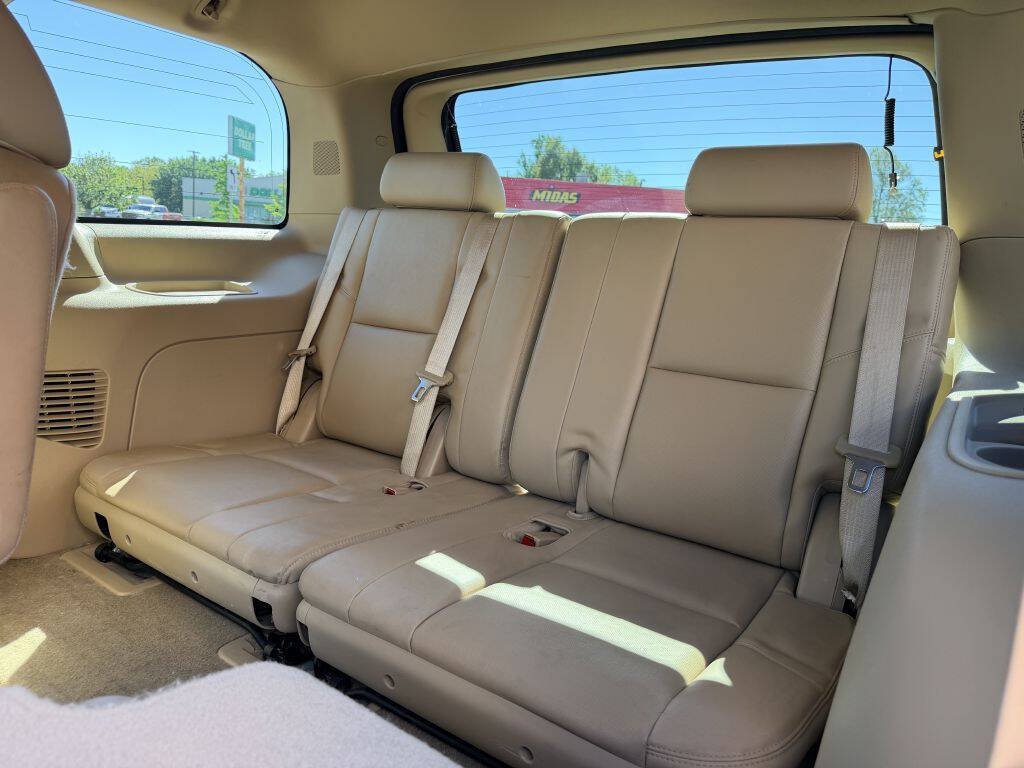 Used 2014 Cadillac Escalade Luxury RWD image 6
