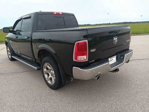 Used 2017 RAM 1500 Laramie w/ Convenience Group AWD/4WD image 9