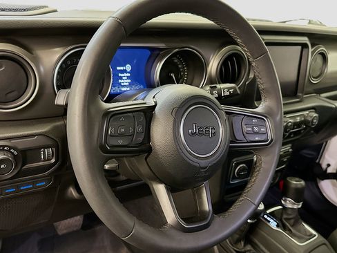 Used 2023 Jeep Wrangler Unlimited w/ Cold Weather Group image 18