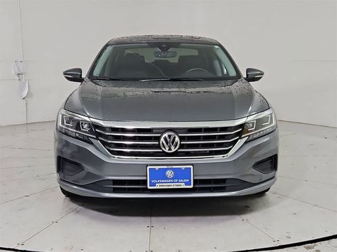 Certified 2022 Volkswagen Passat 2.0T SE image 9