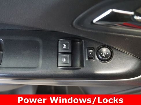 Used 2017 Chevrolet Colorado LT AWD/4WD image 5
