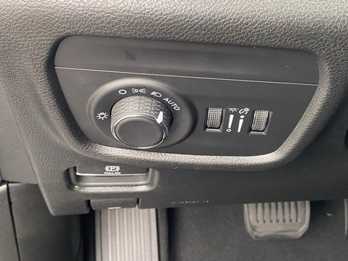 New 2025 Jeep Grand Cherokee L Altitude image 26