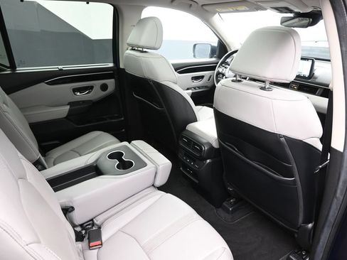 Certified 2024 Honda Pilot Touring image 28