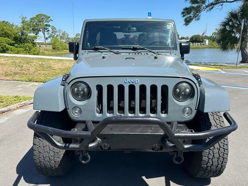 Used 2014 Jeep Wrangler Unlimited Sahara w/ Connectivity Group AWD/4WD image 3