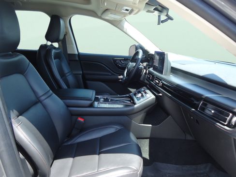 Certified 2023 Lincoln Aviator AWD w/ Premium Package image 25