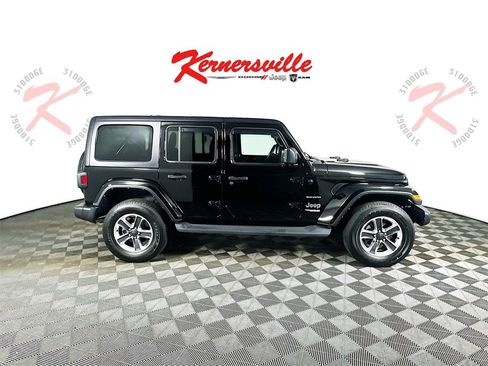 Used 2022 Jeep Wrangler Unlimited Sahara w/ Cold Weather Group image 8