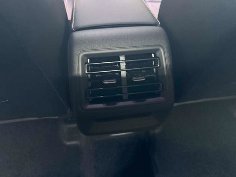 New 2026 Volkswagen Tiguan SE image 17