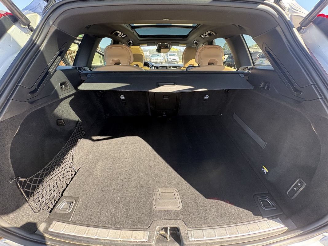 Used 2019 Volvo XC60 T6 Momentum w/ Premium Package AWD/4WD image 28